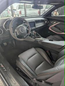 2017 Chevrolet Camaro 2SS Coupe 6.2L V8 Manual Transmission - Photo 6