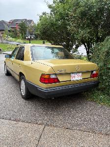 1987 Classic Mercedes 300E - Photo 3
