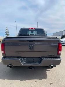 2015 Dodge Ram 1500 Sport 5.7L HEMI V8 8-Speed Automatic 4x4 - Photo 7
