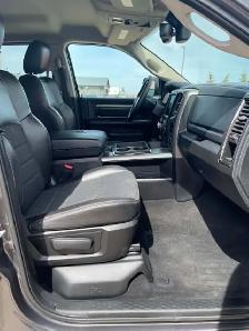 2015 Dodge Ram 1500 Sport 5.7L HEMI V8 8-Speed Automatic 4x4 - Photo 9