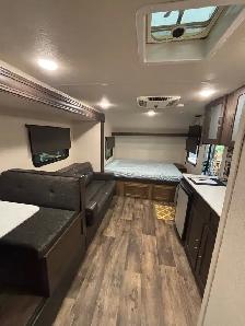 travel trailer - Photo 8