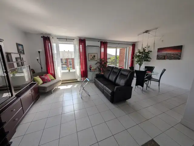 4 1/2 meublé, style condo, secteur Lebourgneuf, air climatisé