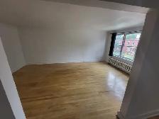 3 Bedroom Apartment in Sandy Hill - Photo 2