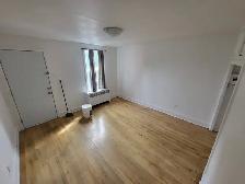 3 Bedroom Apartment in Sandy Hill - Photo 4