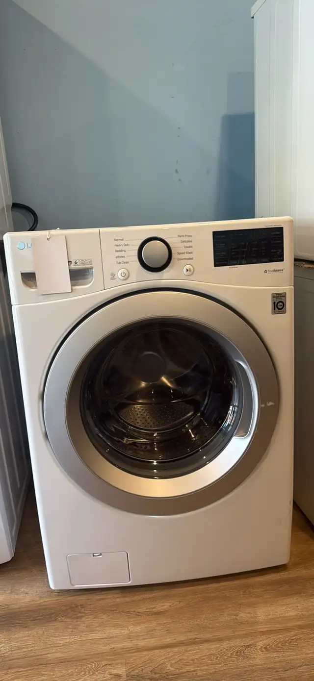LG "27" White Front Load Washer/Dryer Set