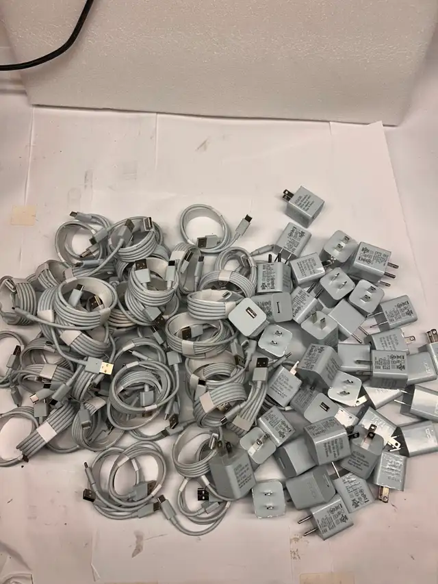 Lot of 40 usb-a to usb-c w/ 40 power usb-a cubes