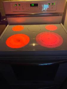 Frigidaire Electric Stove - Photo 2