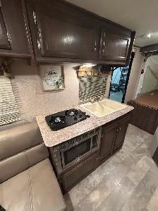 2017 Coachman Apex APT15X Hybrid Travel trailer - Photo 5