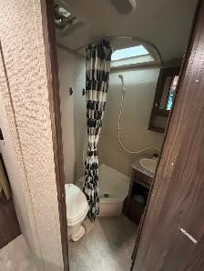 2017 Coachman Apex APT15X Hybrid Travel trailer - Photo 9