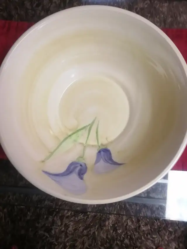 Large serving bowls $3 each