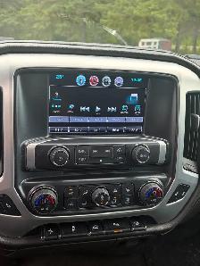 2018 GMC Sierra 1500 SLE Z71 4x4 Crew Cab - 28,000 km - Clean CA - Photo 3