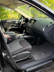 Nissan Pathfinder SV 7 seater SUV - Photo 3