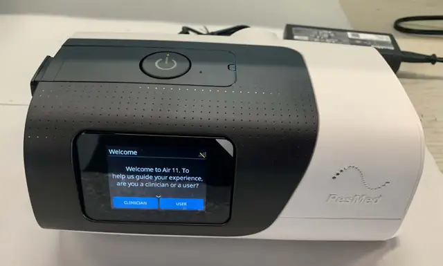 AirSense 11 AutoSet Machine with HumidAir and ClimateLineAir Tub