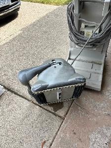 Tiger Shark robotic pool cleaner for parts. - Photo 3