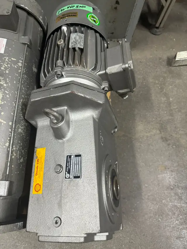 5hp, 90 RPM, Nord Gear Motor SK 92772 - 112MH/4 Gear Reducer