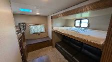 2018 Crossroads Zinger 328SBBunk house - Photo 8