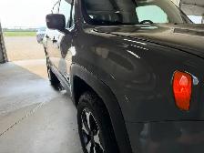 2020 Jeep Renegade Trailhawk / Full Options / Sky Open Air Roof - Photo 30
