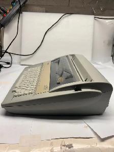 Brother GX-6750 Daisywheel electronic typewriter - Photo 3