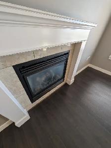 Bright 2 bedroom, 2 bath home with garage and water included! - Photo 3