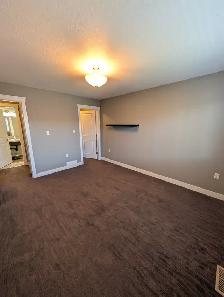 Bright 2 bedroom, 2 bath home with garage and water included! - Photo 13