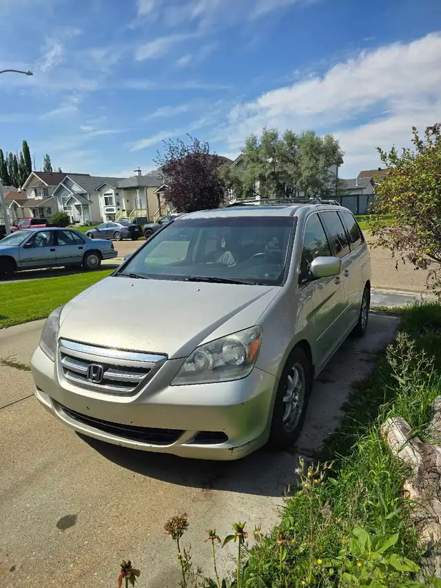$2500, 2006 Honda Odyssey EX-L minivan