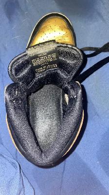 Air Jordan 1 Mid Black & Gold - Size 7 - $69 (PICK UP ONLY) - Photo 4