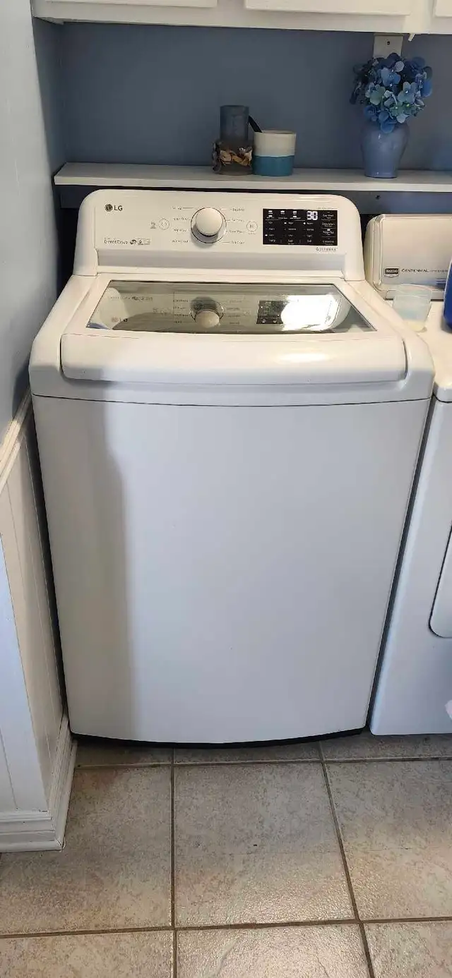 laveuse à linge LG fonctionne très bien 400$
