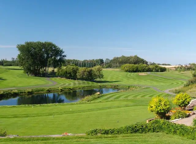 The Ranch Golf Club is looking for grounds maintenance staff!