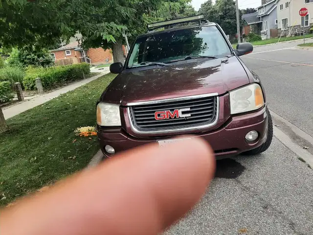 2006 GMC ENVOY SLT 4x4 with a SOLID DRIVETRAIN & CLEAN INTERIOR!