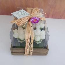 6 LUSTRES NEUFS AVEC BOUQUET-TULIPE DANS BOITE CADEAU: $15.00 - Photo 3