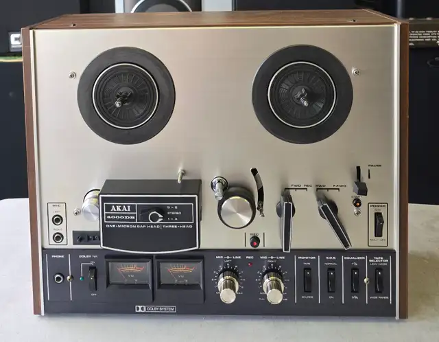 AKAI 4000DB REEL TO REEL TAPE RECORDER