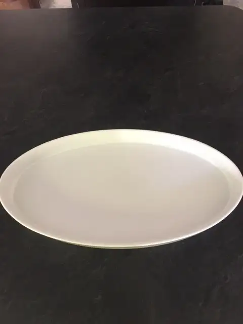 IKEA plat oval blanc