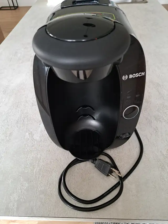 CAFETIÈRE TASSIMO. B