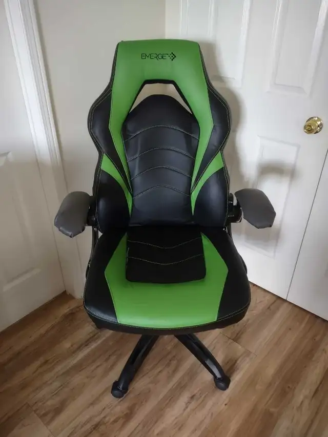 An Stylish Computer Gaming or Study Chair