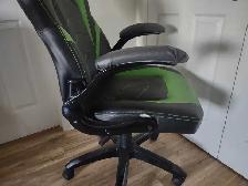 An Stylish Computer Gaming or Study Chair - Photo 5