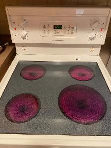 Frigidaire apartment  Size Electric Stove - Photo 2