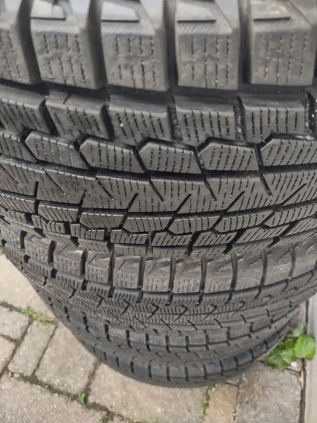 225-60R18x4 pneus hiver Yokohama IceGuard comme neufs