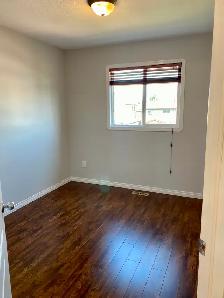 4 Bed 3.5 Bath Duplex/Finished Basement/Cobblestone Avail Now! - Photo 6