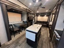 2019 Keystone Montana High Country 344RL, SPACIOUS LUXURIOUS - Photo 20