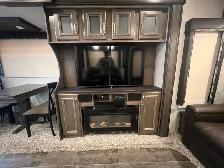 2019 Keystone Montana High Country 344RL, SPACIOUS LUXURIOUS - Photo 34