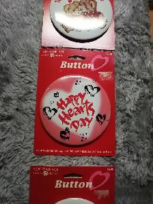 Valentine's Day bear buttons have three for $5 - Photo 2