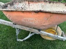 Wheelbarrow - Photo 4