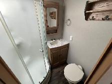 2020 COACHMEN FREEDOM EXPRESS 246RKS, REAR KITCHEN, COUPLES UNIT - Photo 13