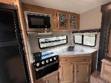2020 COACHMEN FREEDOM EXPRESS 246RKS, REAR KITCHEN, COUPLES UNIT - Photo 18