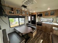 2020 COACHMEN FREEDOM EXPRESS 246RKS, REAR KITCHEN, COUPLES UNIT - Photo 22