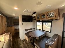 2020 COACHMEN FREEDOM EXPRESS 246RKS, REAR KITCHEN, COUPLES UNIT - Photo 25