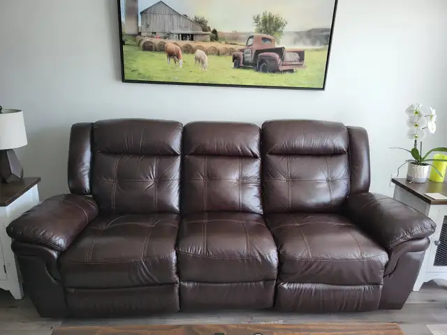 Leather Reclining Living Room Furniture Set $1200