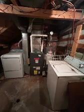 Spacious 4-Bed 2-Bath Home in Quiet Neighbourhood - Photo 14