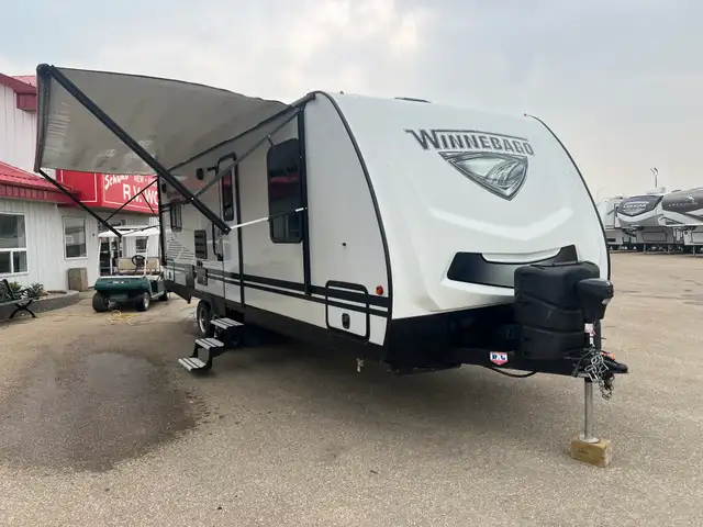 2020 Winnebago 2500RL, SPACIOUS, COUPLES UNIT