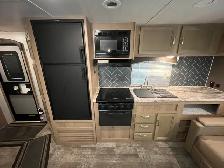 2020 Winnebago 2500RL, SPACIOUS, COUPLES UNIT - Photo 18